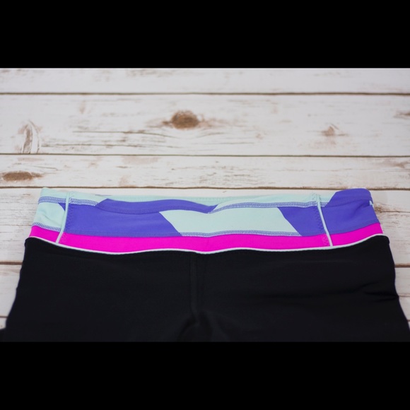 Lululemon RUN: Inspire Crops, Black/Power Purple - Picture 3 of 3